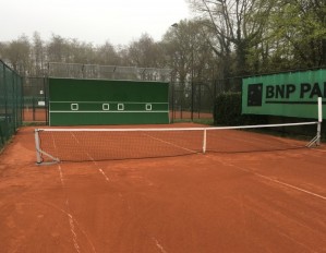 Nieuw tennismuur bij TC Tenkie