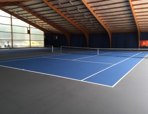 Realisatie van indoor hardcourt terreinen bij TC De Witte Duivels