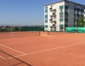 TopClay allweather tennisbanen voor Tennisclub AVIA